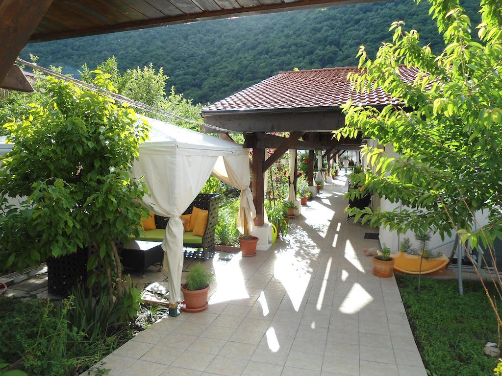 Pensiunea La Dolce Vita Băile Herculane Esterno foto
