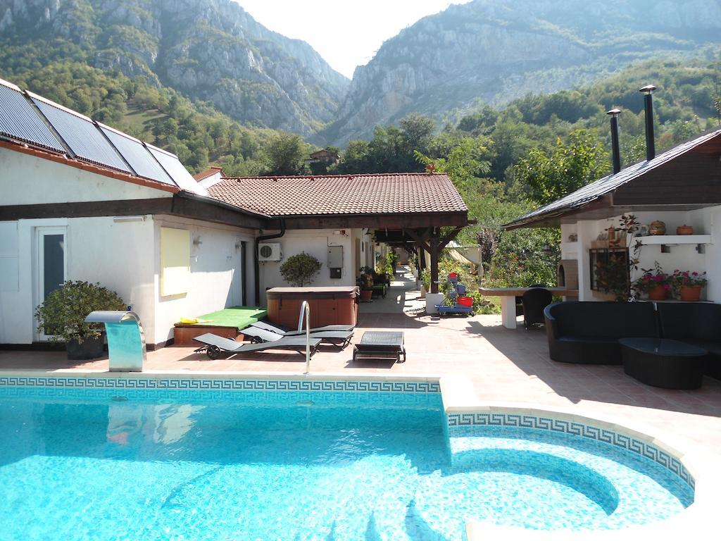 Pensiunea La Dolce Vita Băile Herculane Esterno foto